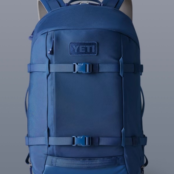 YETI NEW WITH TAGS CROSSROADS® 27L BACKPACK - Picture 1 of 12